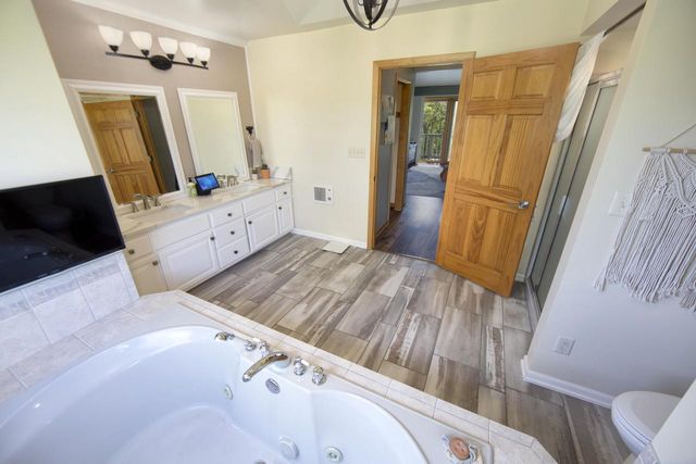 S69W32025 Whitetail Meadows DRIVE, Mukwonago, WI 53149