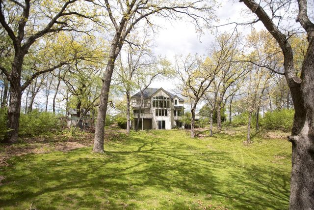 S69W32025 Whitetail Meadows DRIVE, Mukwonago, WI 53149