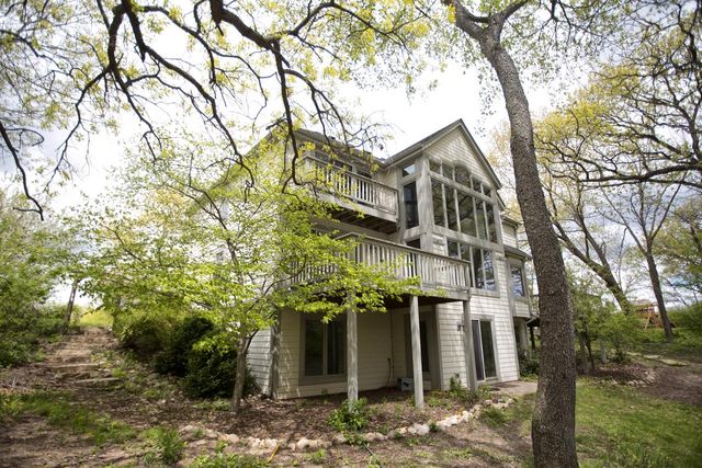 S69W32025 Whitetail Meadows DRIVE, Mukwonago, WI 53149