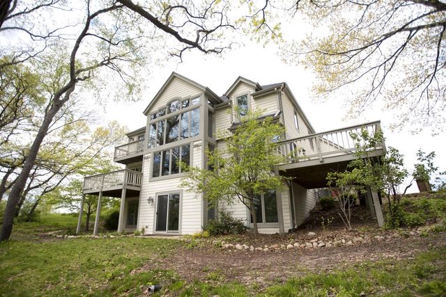 S69W32025 Whitetail Meadows DRIVE, Mukwonago, WI 53149