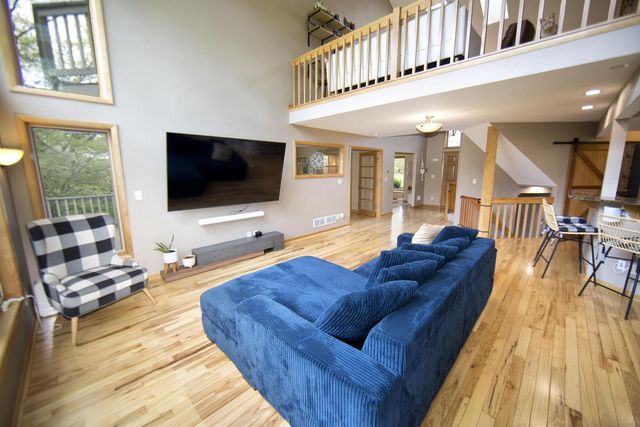 S69W32025 Whitetail Meadows DRIVE, Mukwonago, WI 53149