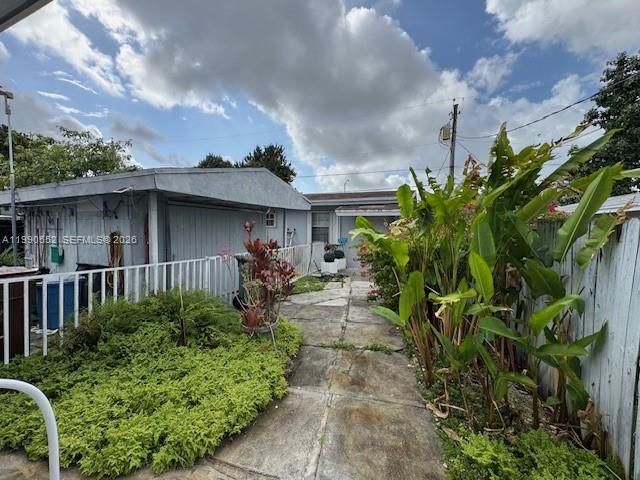 174 E 15th St, Hialeah, FL 33010