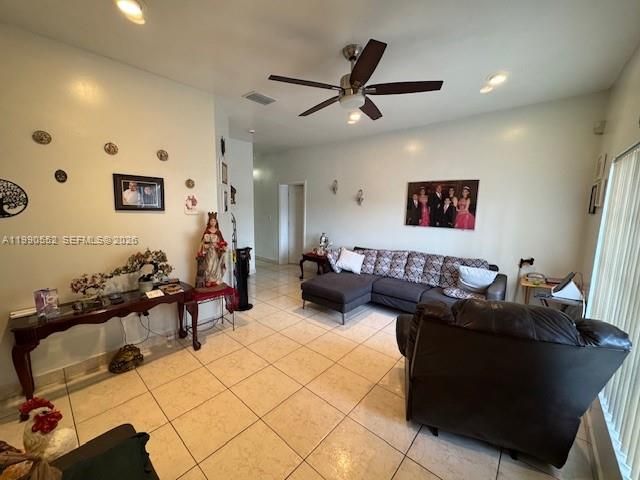 174 E 15th St, Hialeah, FL 33010