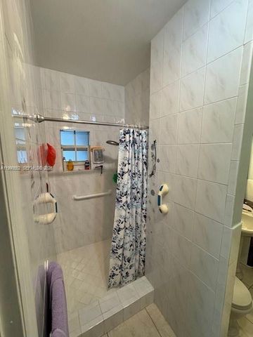 174 E 15th St, Hialeah, FL 33010