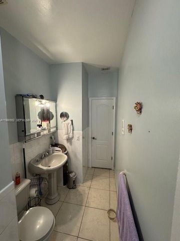 174 E 15th St, Hialeah, FL 33010