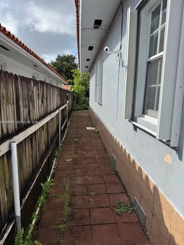 174 E 15th St, Hialeah, FL 33010