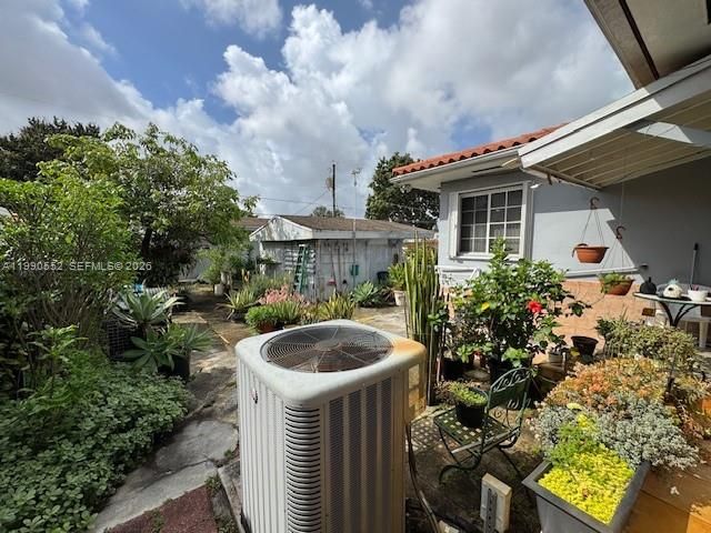 174 E 15th St, Hialeah, FL 33010