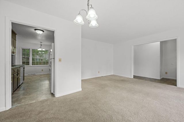 205 Pinewood Drive, Summerville, SC 29483
