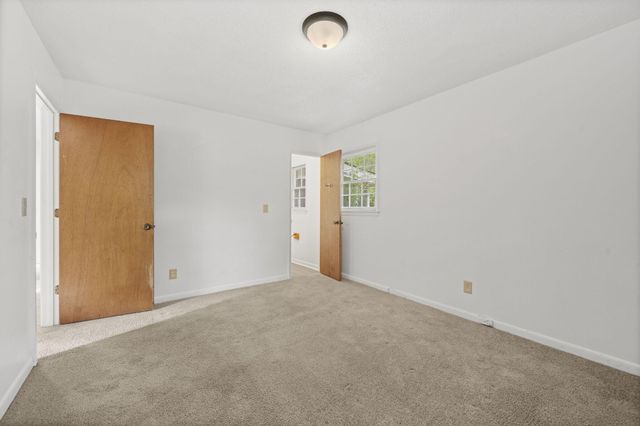 205 Pinewood Drive, Summerville, SC 29483