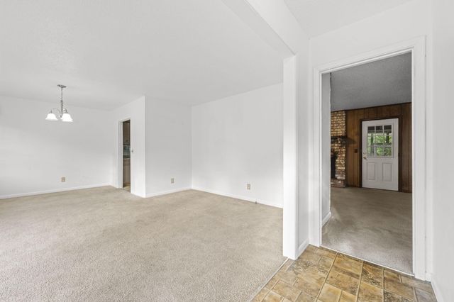 205 Pinewood Drive, Summerville, SC 29483