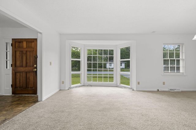 205 Pinewood Drive, Summerville, SC 29483