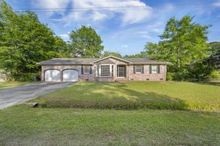 205 Pinewood Drive, Summerville, SC 29483