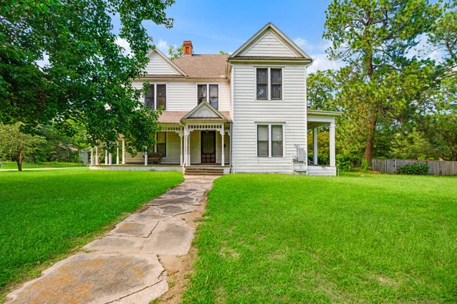 1213 & 1305 Pine Bluff Street, Paris, TX 75460