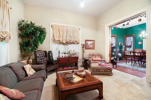 1213 & 1305 Pine Bluff Street, Paris, TX 75460