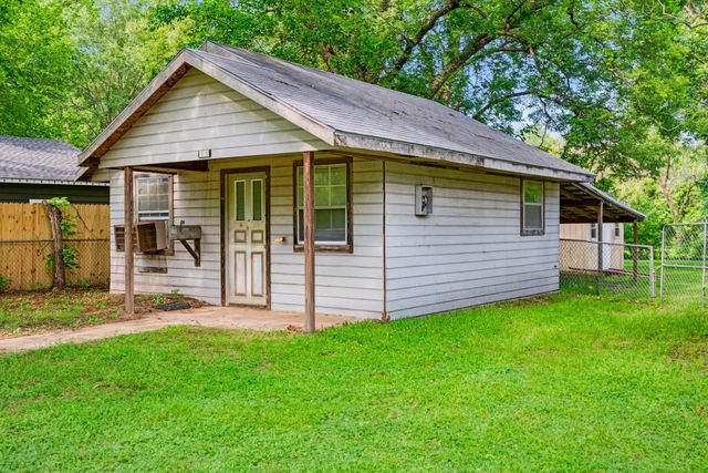 1213 & 1305 Pine Bluff Street, Paris, TX 75460