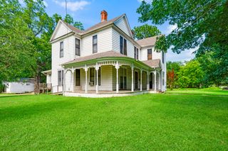 1213 & 1305 Pine Bluff Street, Paris, TX 75460