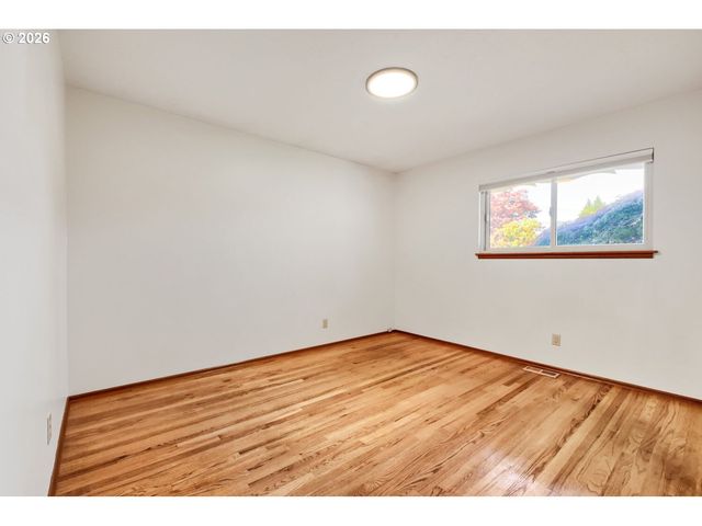 2160 Se CEDAR PARK Ct, Hillsboro, OR 97123