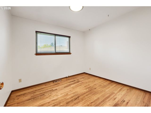 2160 Se CEDAR PARK Ct, Hillsboro, OR 97123