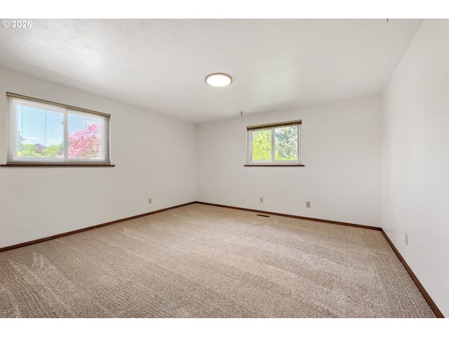 2160 Se CEDAR PARK Ct, Hillsboro, OR 97123