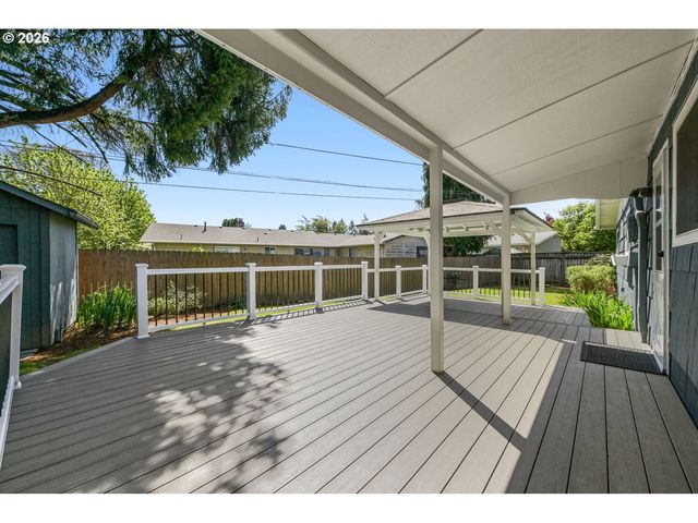 2160 Se CEDAR PARK Ct, Hillsboro, OR 97123