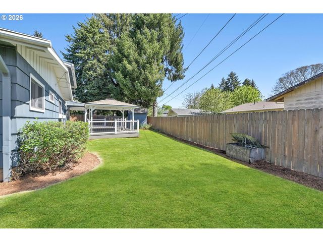 2160 Se CEDAR PARK Ct, Hillsboro, OR 97123