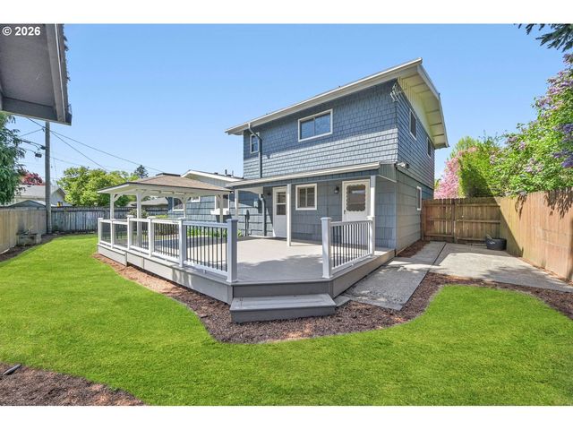 2160 Se CEDAR PARK Ct, Hillsboro, OR 97123