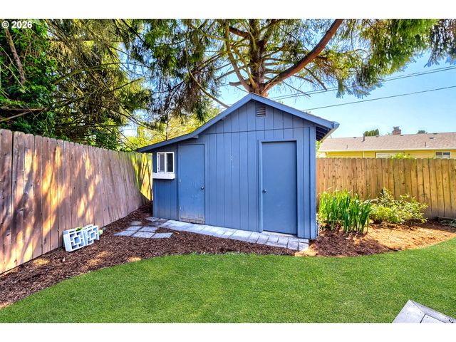 2160 Se CEDAR PARK Ct, Hillsboro, OR 97123