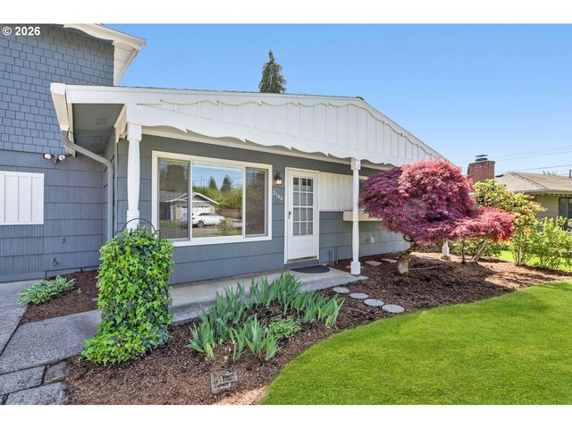 2160 Se CEDAR PARK Ct, Hillsboro, OR 97123