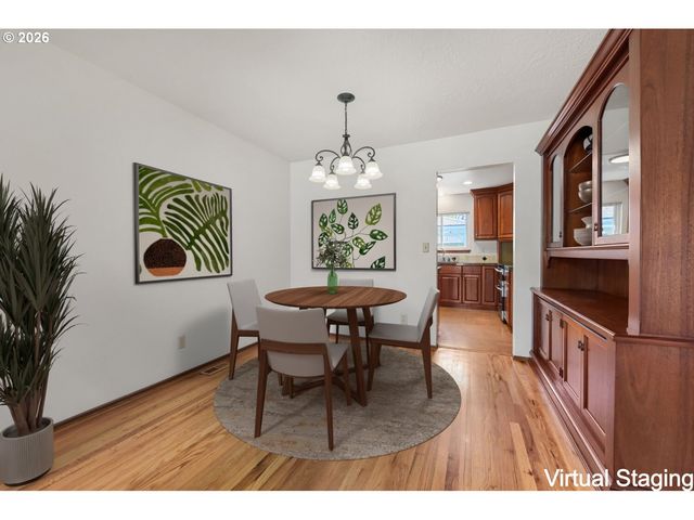 2160 Se CEDAR PARK Ct, Hillsboro, OR 97123