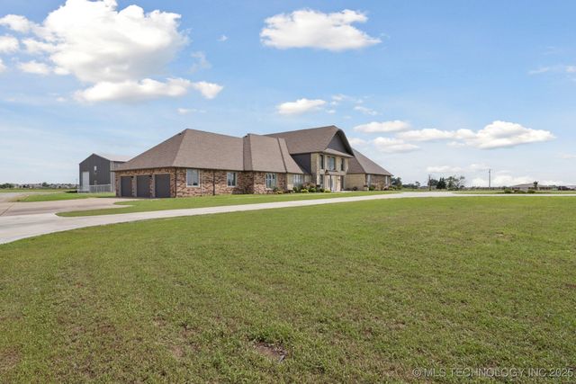 8120 E 112th Street North, Owasso, OK 74055