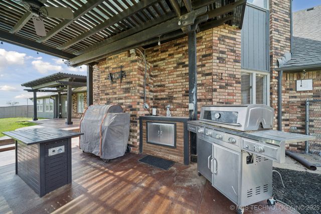 8120 E 112th Street North, Owasso, OK 74055