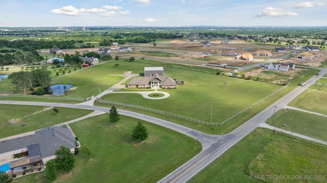 8120 E 112th Street North, Owasso, OK 74055