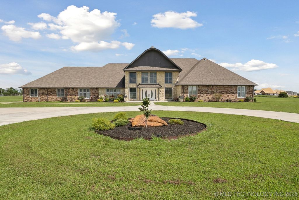 8120 E 112th Street North, Owasso, OK 74055