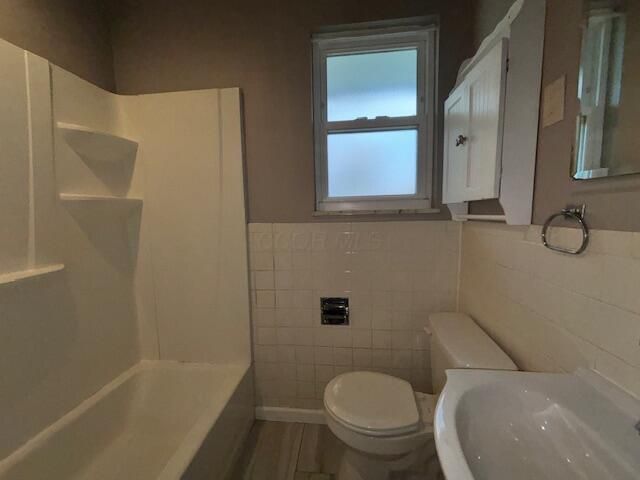 1215 Dellwood Avenue, Columbus, OH 43227