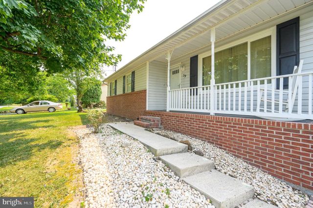 39 ROLLING MEADOWS DR, Martinsburg, WV 25404
