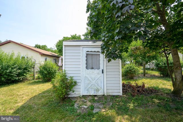 39 ROLLING MEADOWS DR, Martinsburg, WV 25404