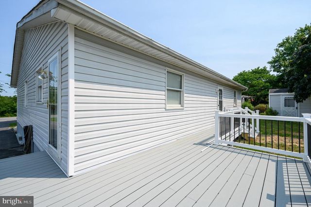 39 ROLLING MEADOWS DR, Martinsburg, WV 25404