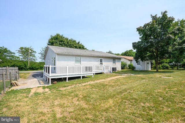 39 ROLLING MEADOWS DR, Martinsburg, WV 25404