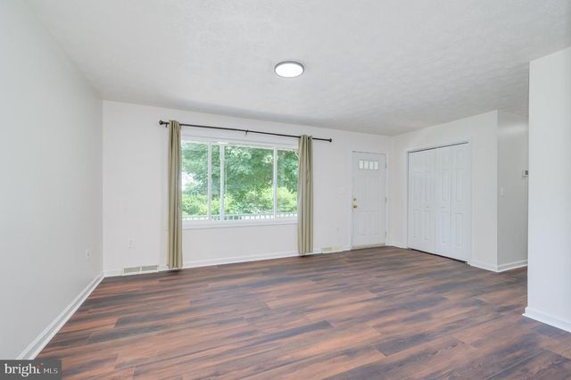 39 ROLLING MEADOWS DR, Martinsburg, WV 25404