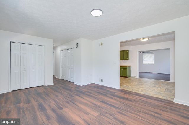 39 ROLLING MEADOWS DR, Martinsburg, WV 25404