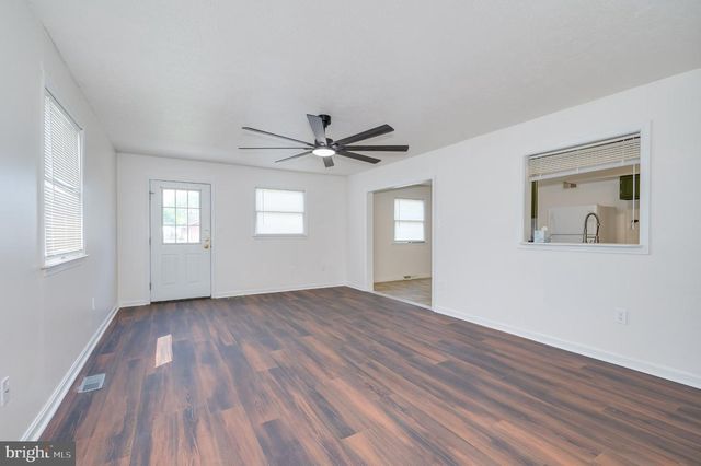 39 ROLLING MEADOWS DR, Martinsburg, WV 25404