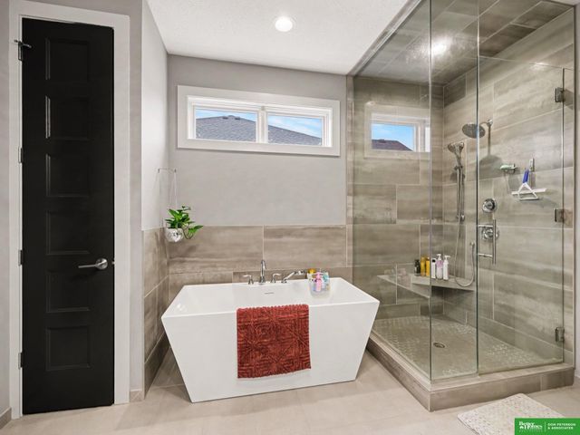 3207 N 179th Street, Omaha, NE 68116