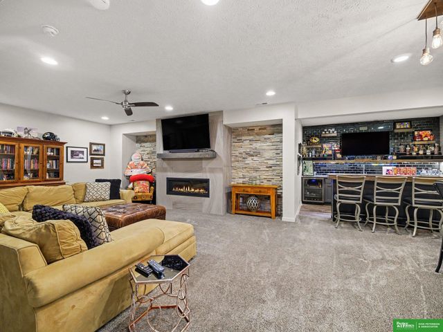 3207 N 179th Street, Omaha, NE 68116