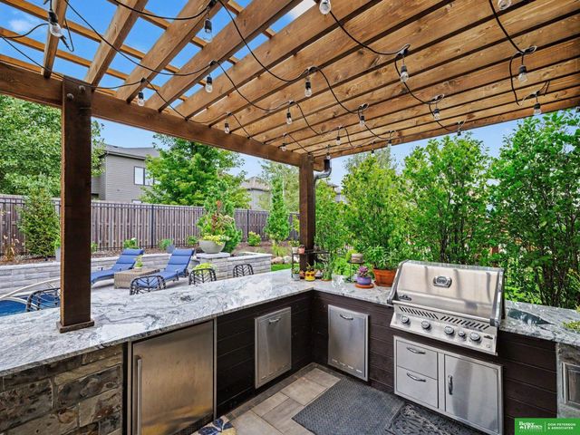 3207 N 179th Street, Omaha, NE 68116