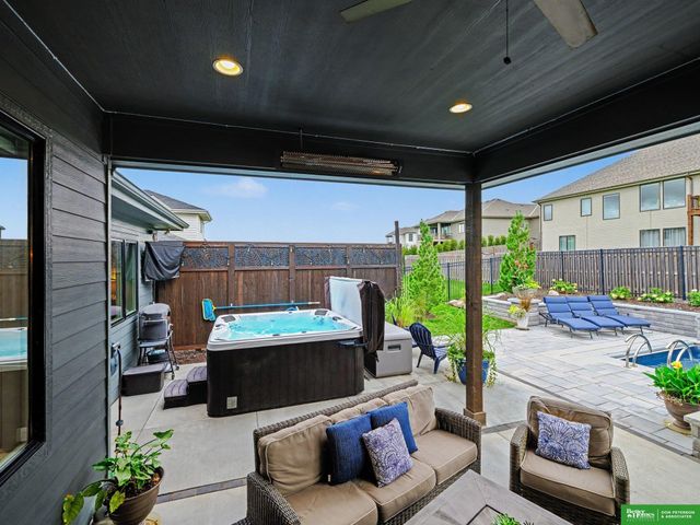 3207 N 179th Street, Omaha, NE 68116