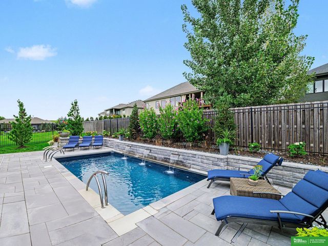 3207 N 179th Street, Omaha, NE 68116