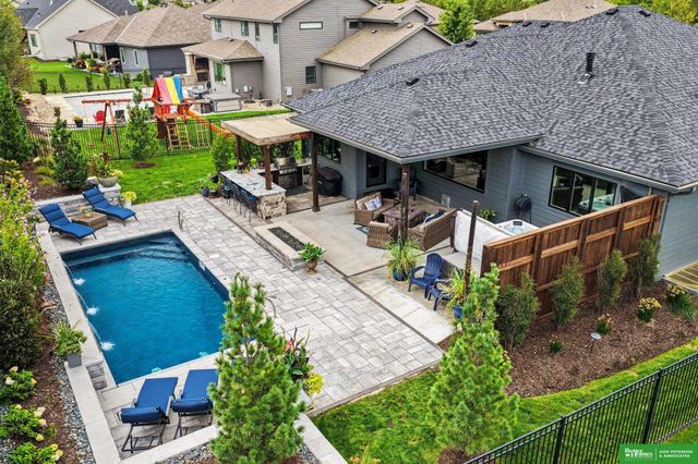 3207 N 179th Street, Omaha, NE 68116