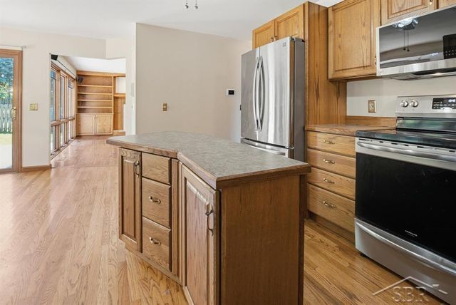 4708 N Trail Wood Circle, Midland, MI 48642