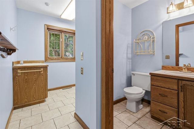 4708 N Trail Wood Circle, Midland, MI 48642