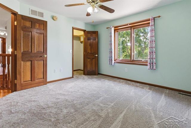 4708 N Trail Wood Circle, Midland, MI 48642